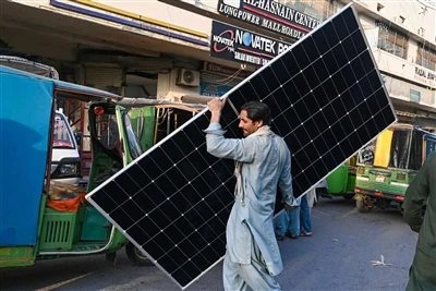 Finir Pakistan SHEL FYRIRTÆKI ₨ 111 milljarður fyrir innflutningssvindl sólar...