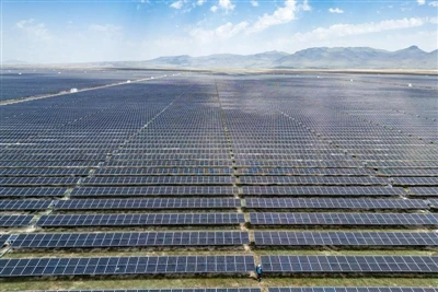 2. $200M 2,5GW sólarmiðstöð: Alfa Solar & Astroenergy Europe samstarfsaðili í...